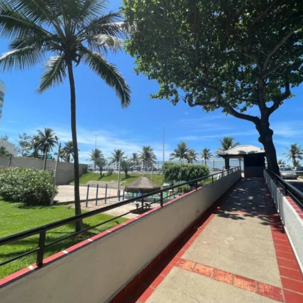Beach House – Private Suite - Image 5