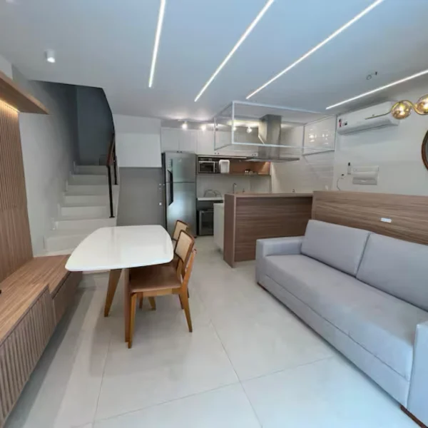 Beach House – Private Suite - Image 6